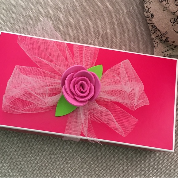 Meet your Posher, Susan - Picture 2 of 2